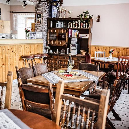 Staj Newport Hotel Dolni Domaslavice Bagian luar foto