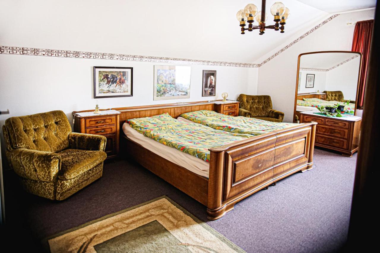 Staj Newport Hotel Dolni Domaslavice Bagian luar foto