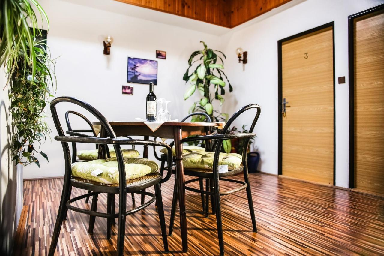 Staj Newport Hotel Dolni Domaslavice Bagian luar foto