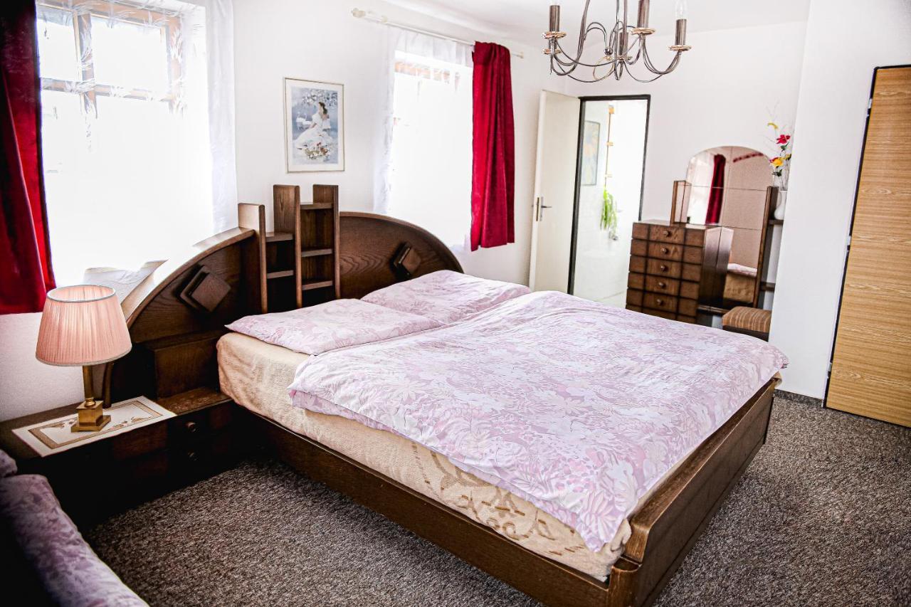 Staj Newport Hotel Dolni Domaslavice Bagian luar foto
